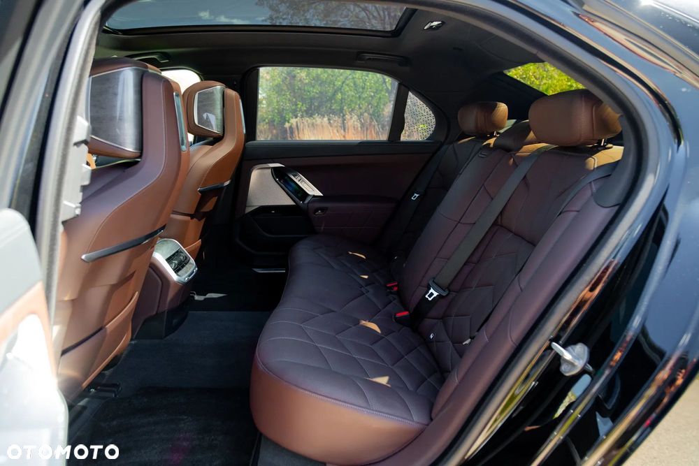 BMW i7 - 22
