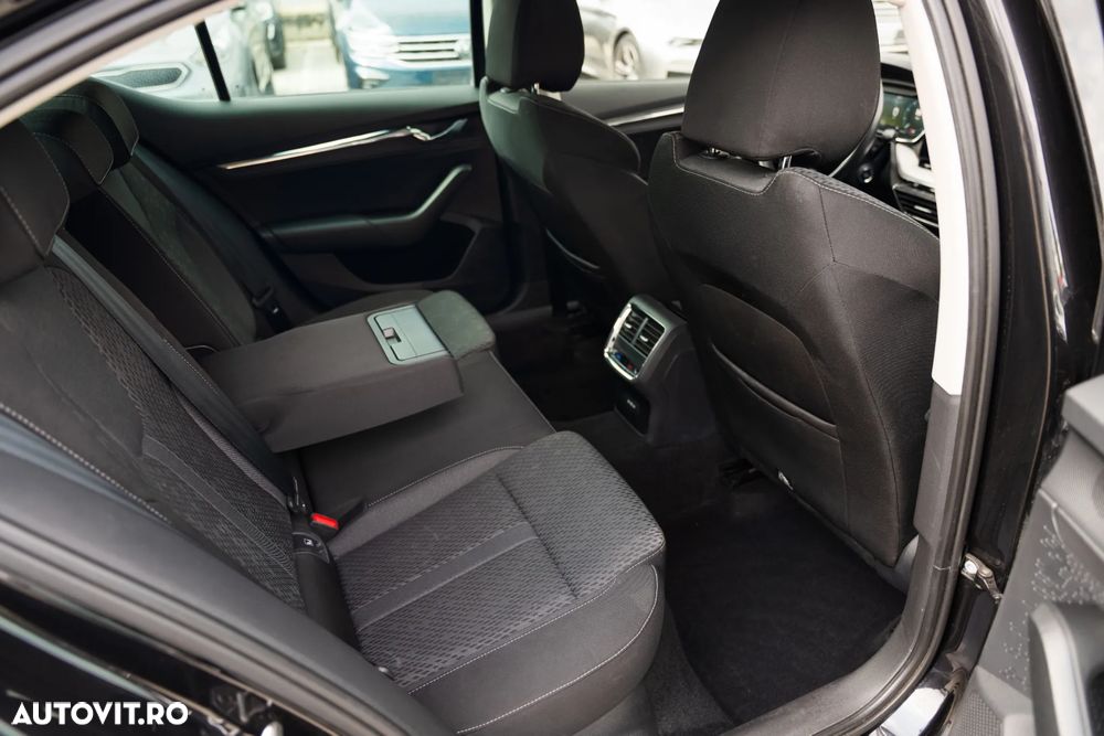 Skoda Octavia 2.0 TDI DSG Style - 9