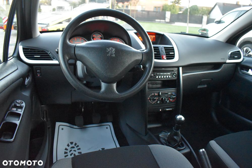 Peugeot 207 75 Urban Move - 19