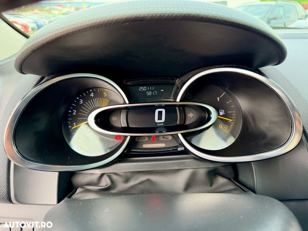 Renault Clio - 12