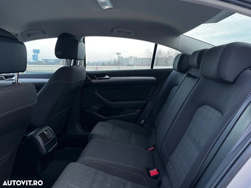 Volkswagen Passat - 14