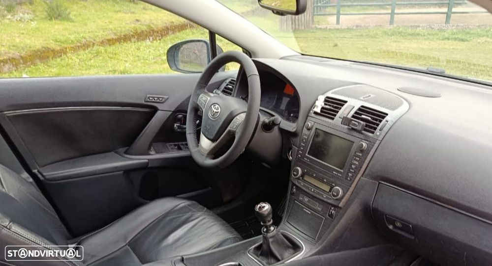 Toyota Avensis SW 2.0 D-4D Exclusive +Pele+GPS - 5