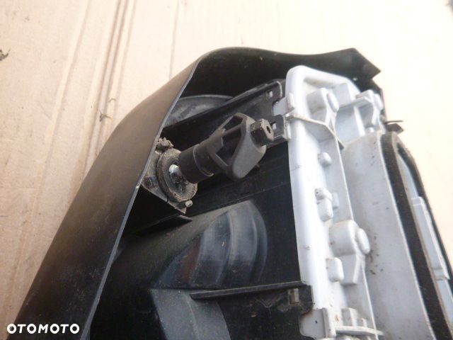LAMPA LEWY TYŁ PRAWY TYŁ KOMPLET VOLKSWAGEN POLO 9N 01-05 - 10