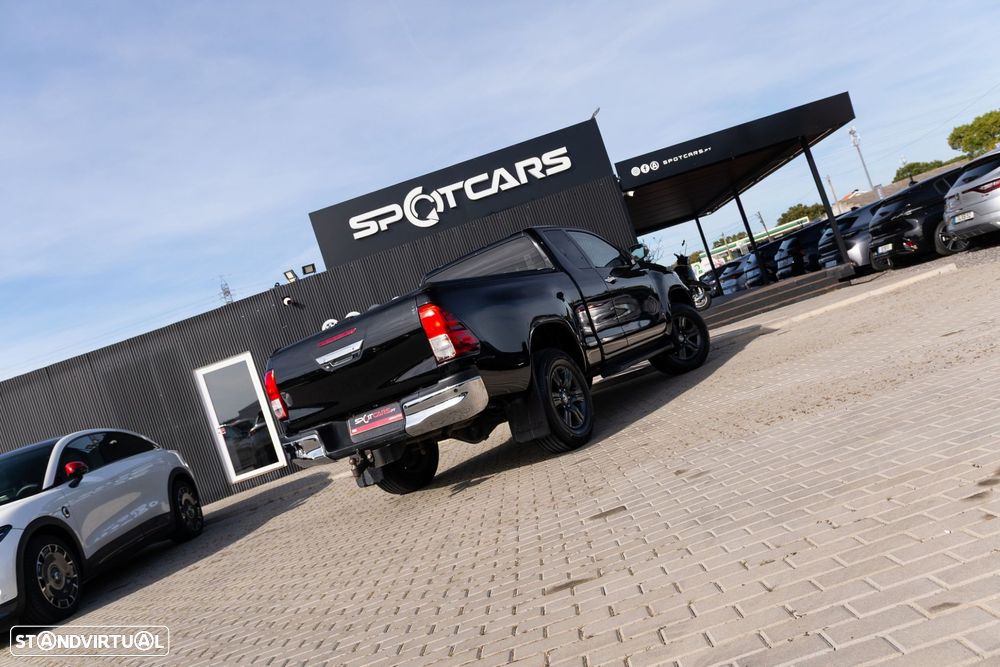 Toyota Hilux 2.4 D-4D 4WD CD Tracker S CA - 6