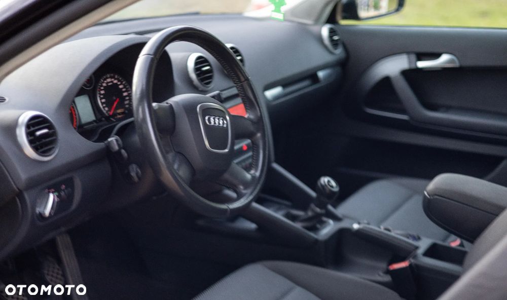Audi A3 1.6 TDI DPF Ambiente - 9