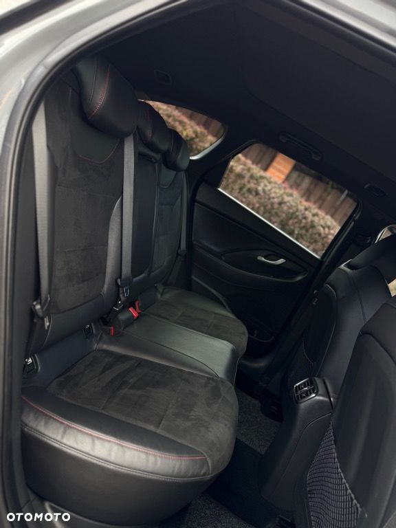 Hyundai i30 1.6 CRDI 48V-Hybrid DCT N-Line - 32