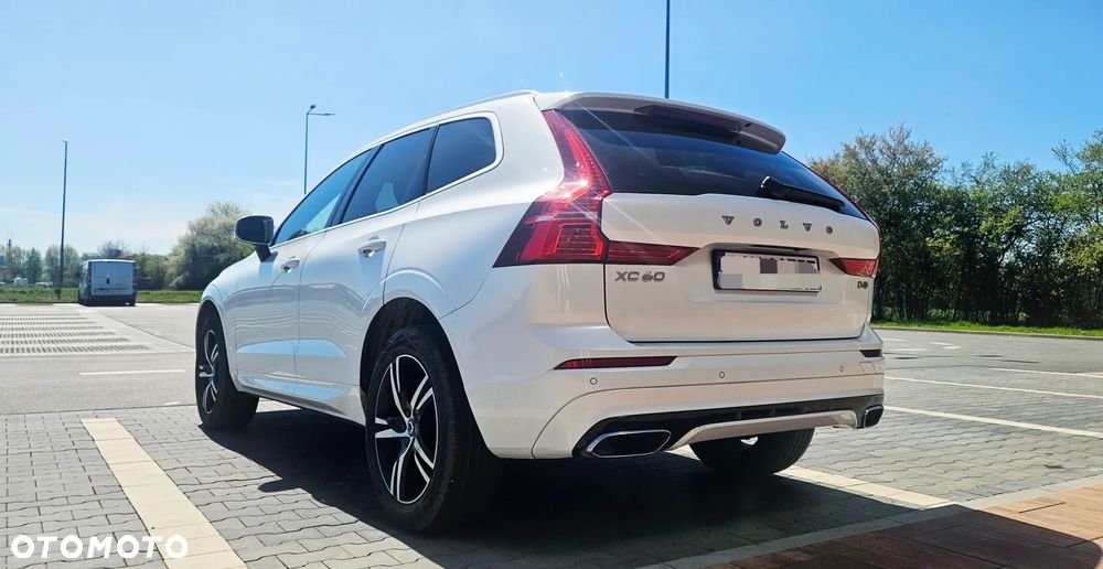Volvo XC 60 D4 R-Design - 24