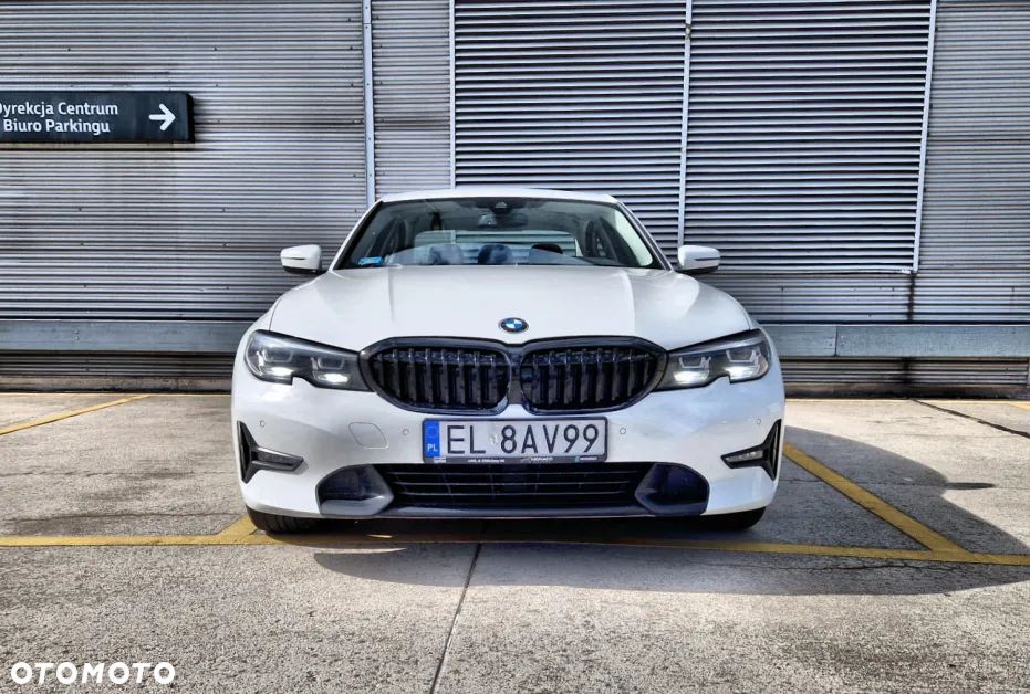 BMW Seria 3 318d Sport Line - 4