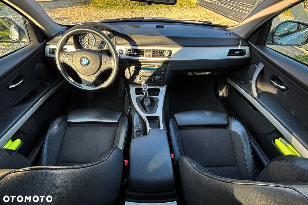 BMW Seria 3 320i - 7