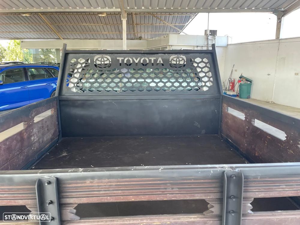 Toyota Hilux 2.5 D-4D 2WD CD - 19