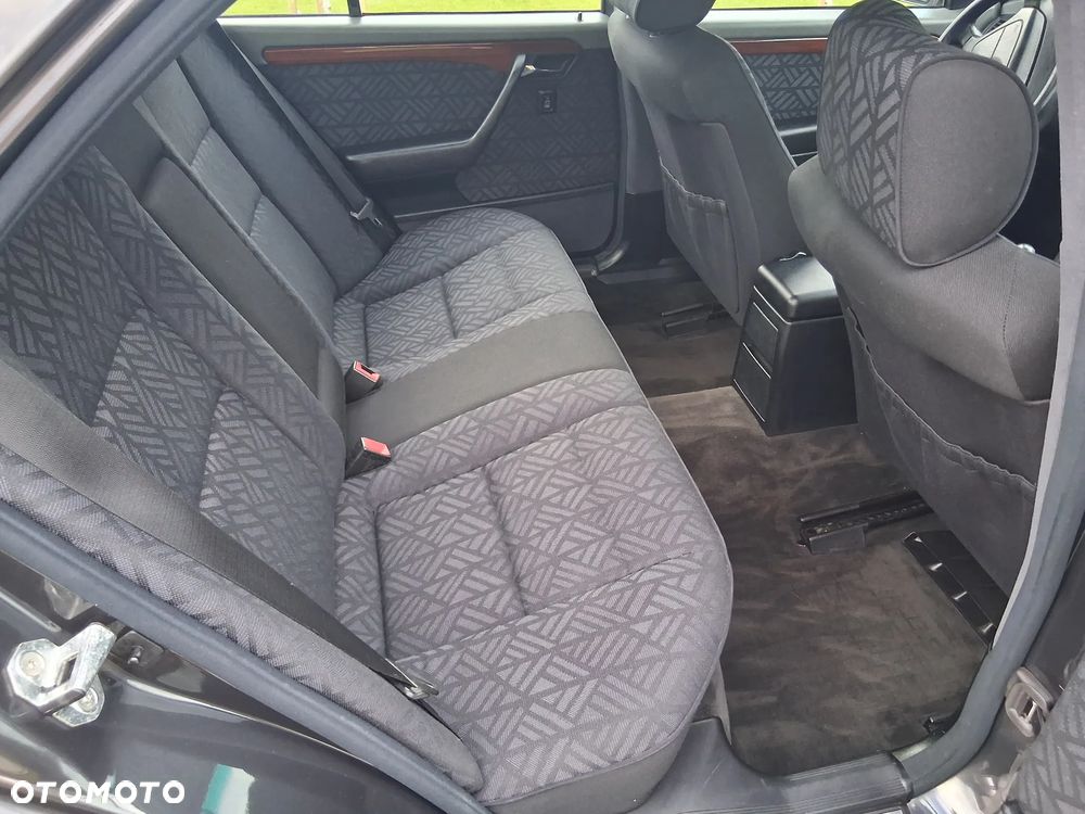 Mercedes-Benz Klasa C 220 D Classic - 31