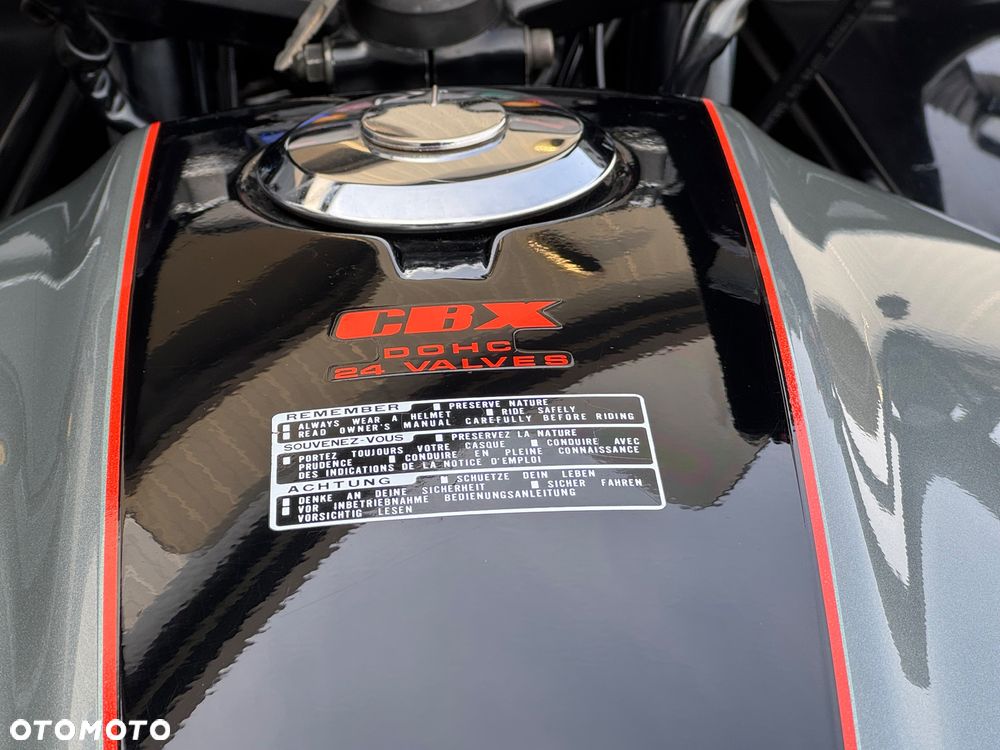 Honda CBX - 16