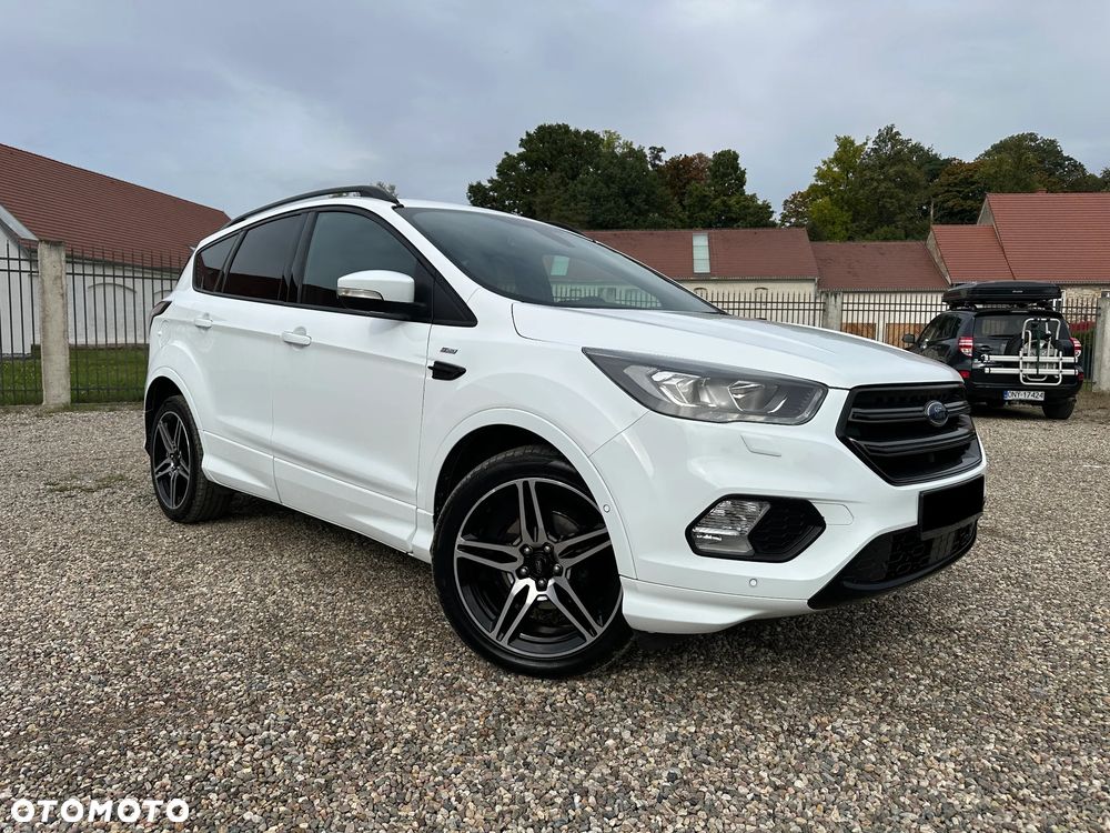 Ford Kuga 1.5 EcoBoost 2x4 ST-Line - 2