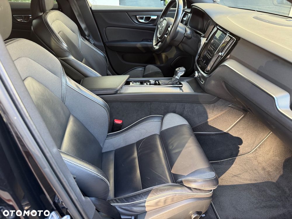 Volvo V60 D4 R-Design - 15