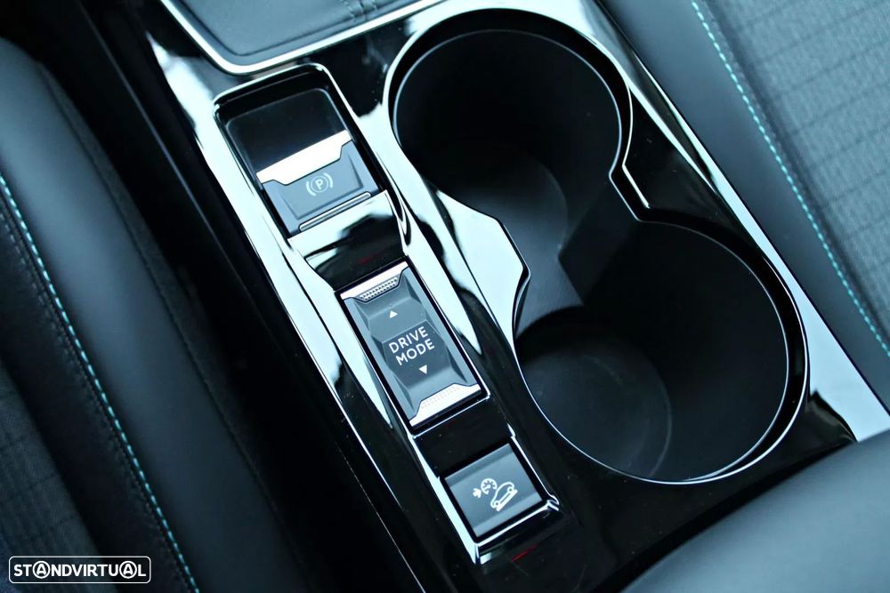 Peugeot 2008 1.5 BlueHDi Allure Pack - 25