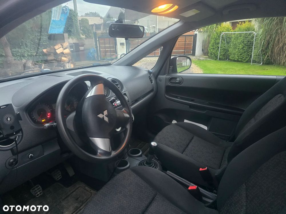 Mitsubishi Colt - 6
