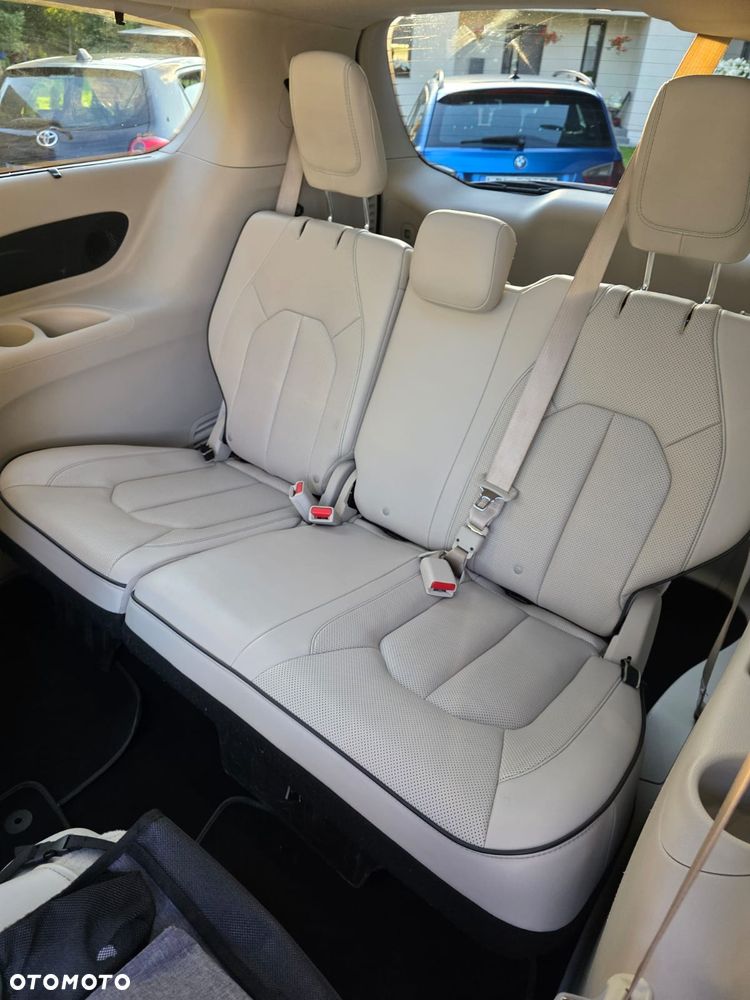 Chrysler Pacifica - 19