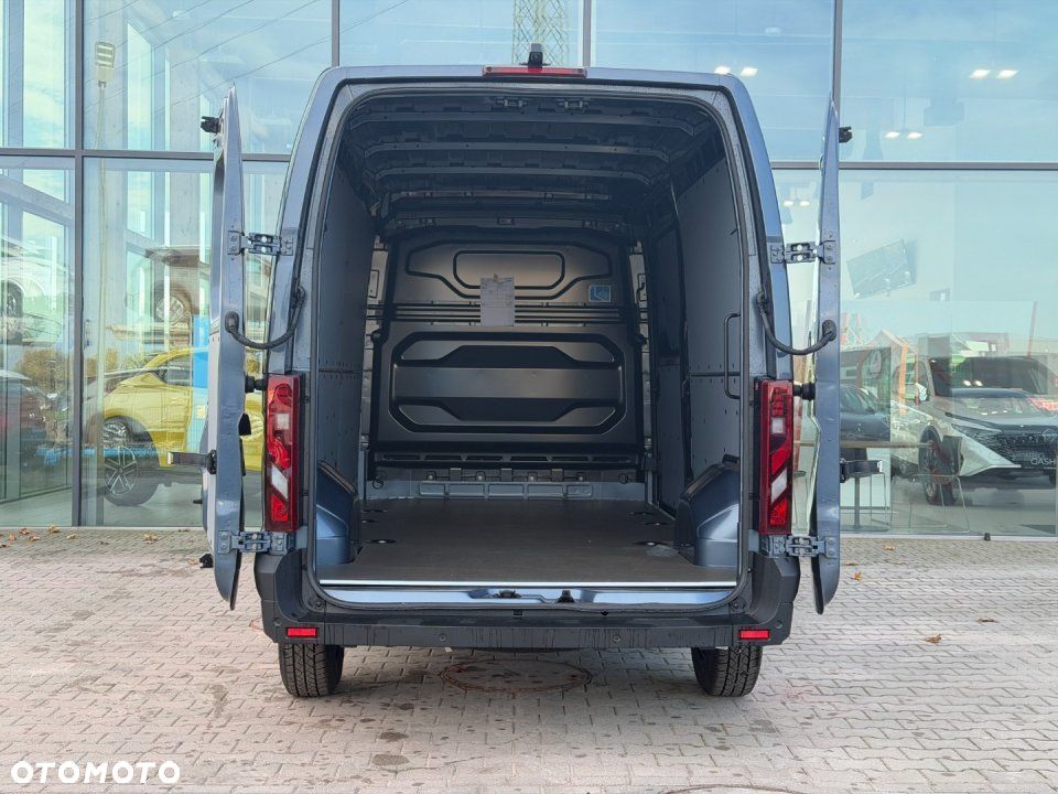 Nissan Interstar - 7