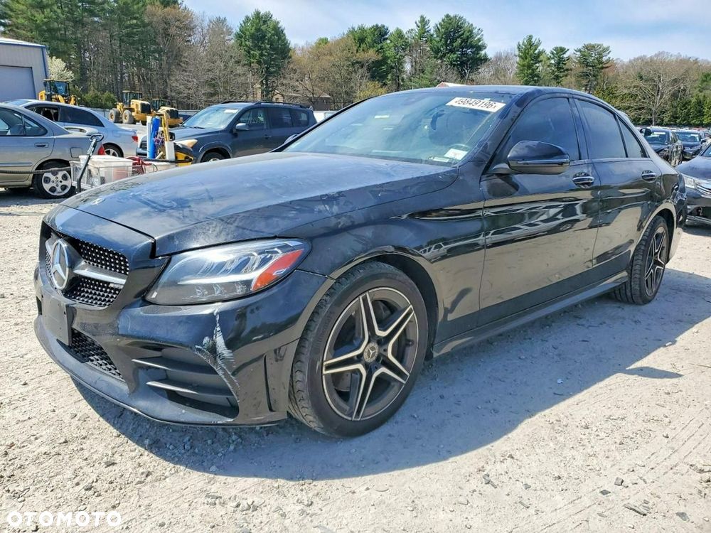 Mercedes-Benz Klasa C 300 4Matic 9G-TRONIC AMG Line - 1