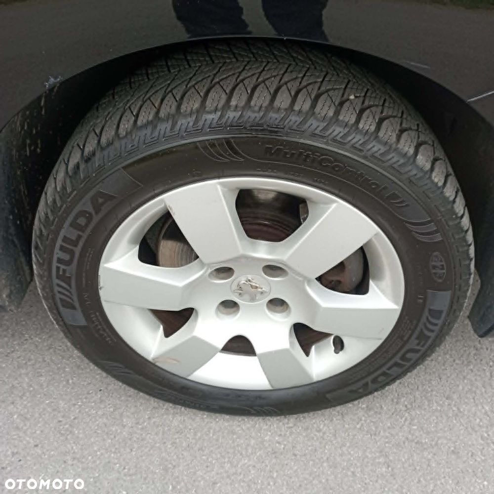 Peugeot 5008 1.6 THP Family 7os - 34