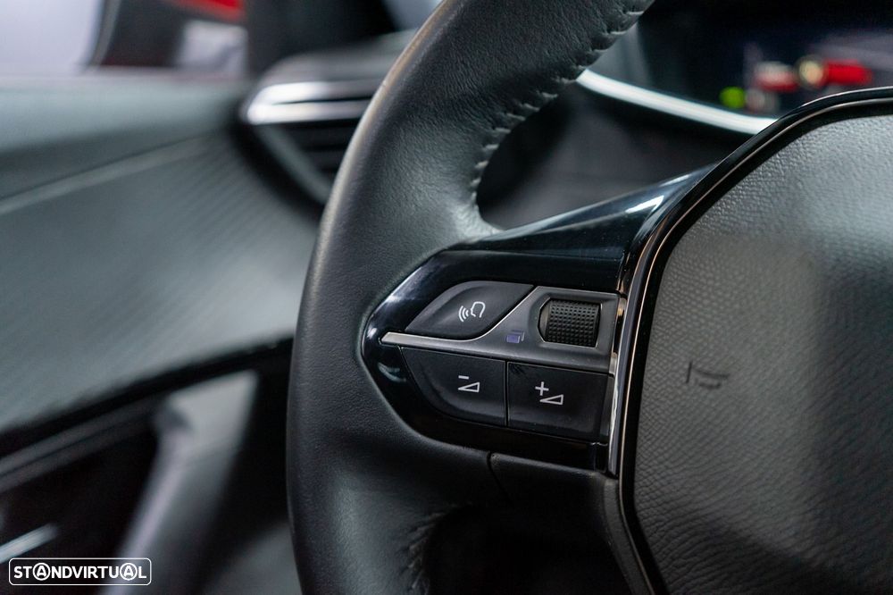 Peugeot 2008 BlueHDi 130 EAT8 Allure Pack - 38