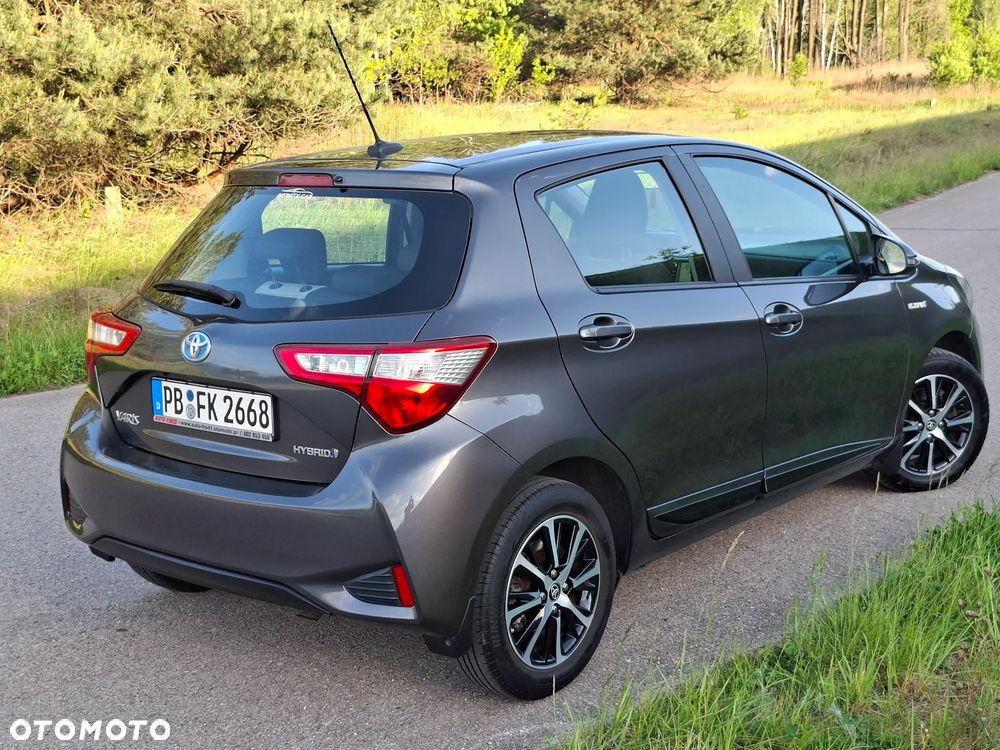 Toyota Yaris Hybrid 100 Active EU6 - 12
