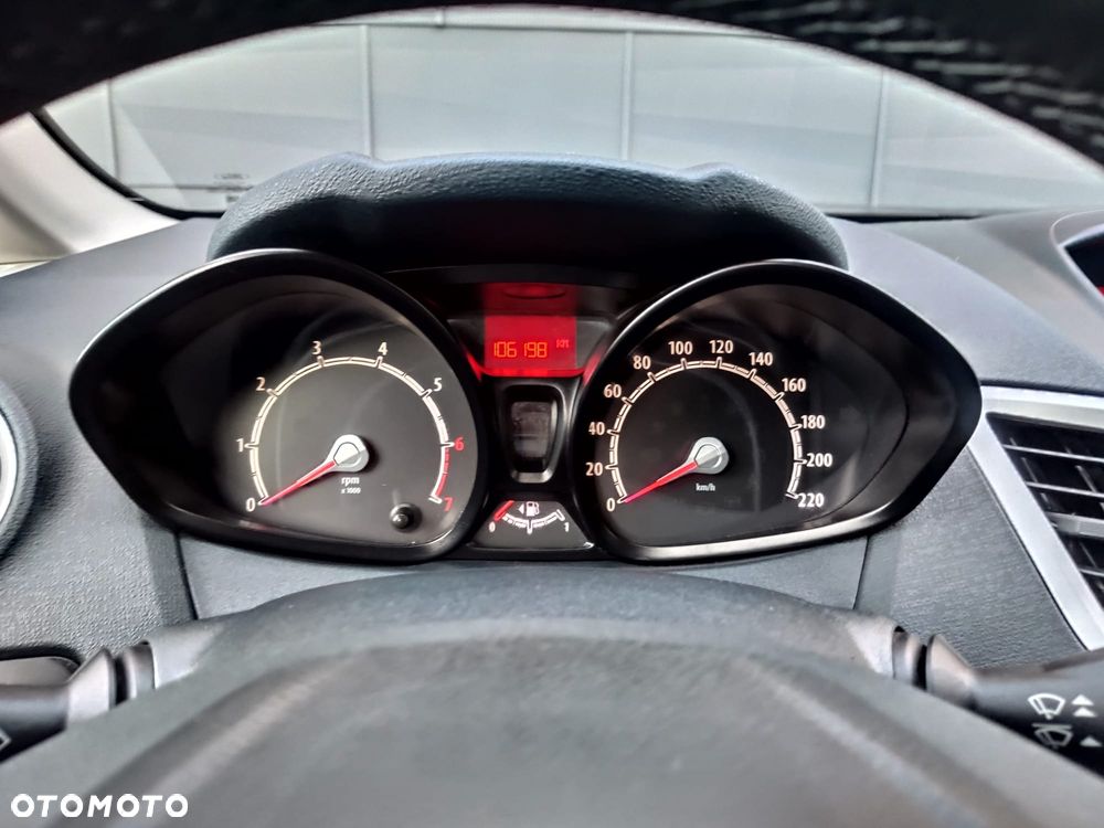 Ford Fiesta 1.4 Trend EU5 - 17