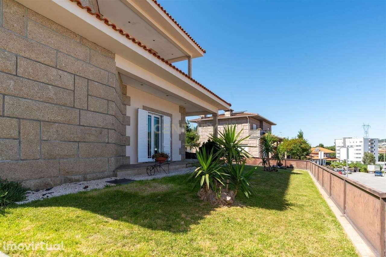 Casa Moderna com Piscina em Alpendorada, Marco de Canaveses - Grande imagem: 5/41