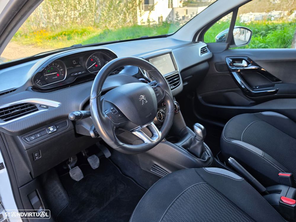 Peugeot 208 1.2 PureTech Style - 37