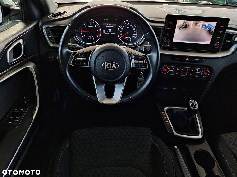 Kia Ceed 1.6 CRDi mHEV M - 25