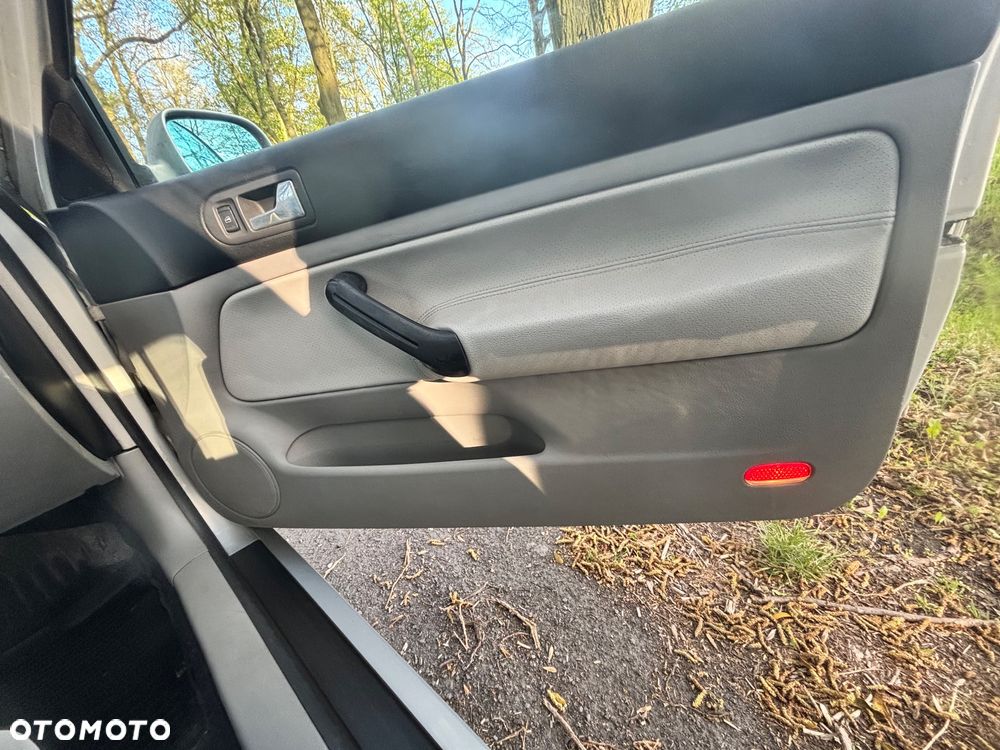 Volkswagen Golf - 28