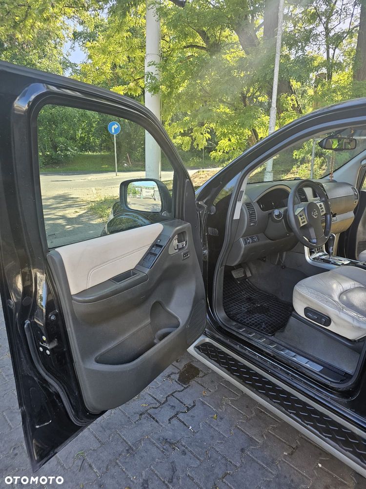 Nissan Pathfinder 2.5 D LE EU5 - 9