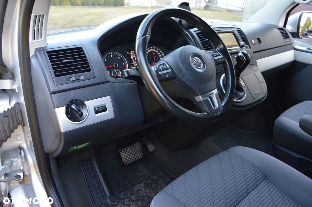 Volkswagen Multivan - 21