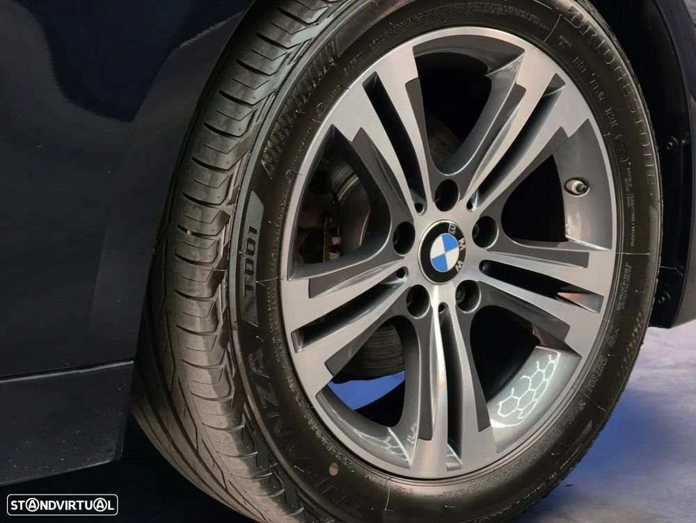 BMW 318 d Line Sport - 12
