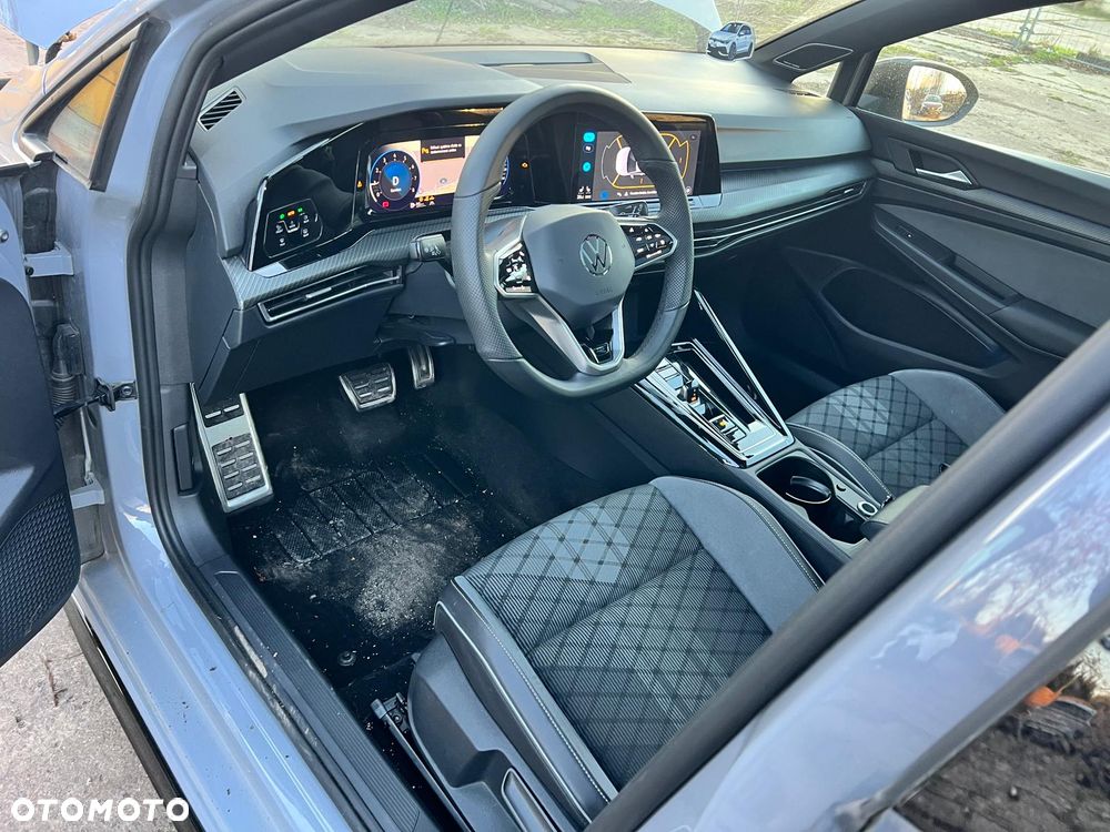 Volkswagen Golf 1.5 eTSI OPF DSG R-Line - 28