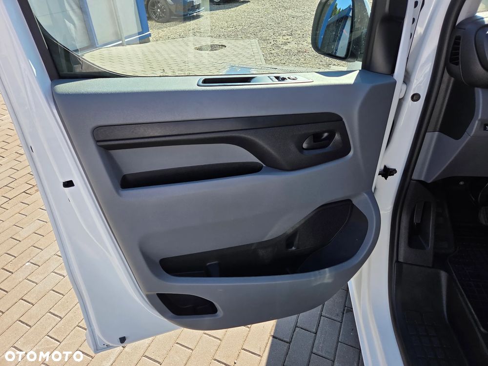 Opel Vivaro - 10