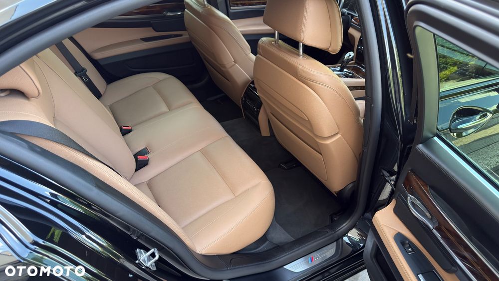 BMW Seria 7 750d xDrive - 13