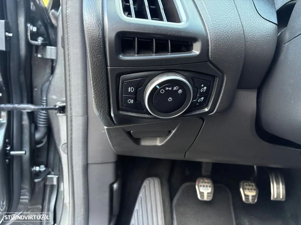 Ford Focus - 12
