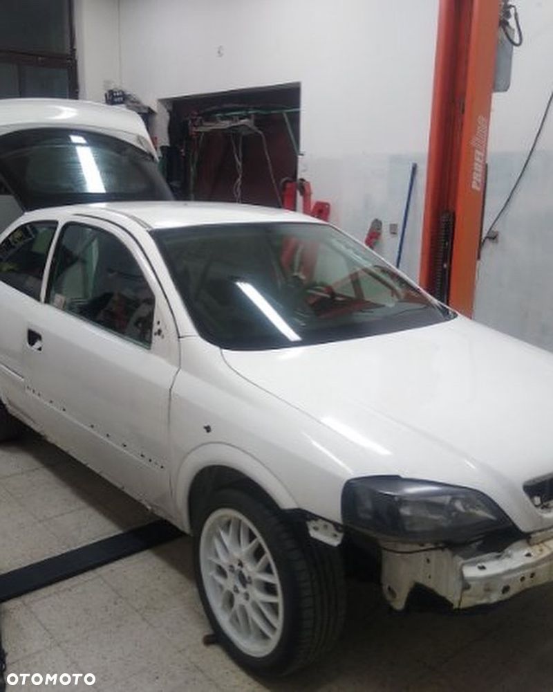 Opel Astra 2.0 OPC - 4