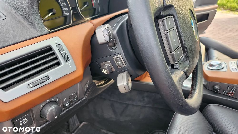 BMW Seria 7 740d - 22