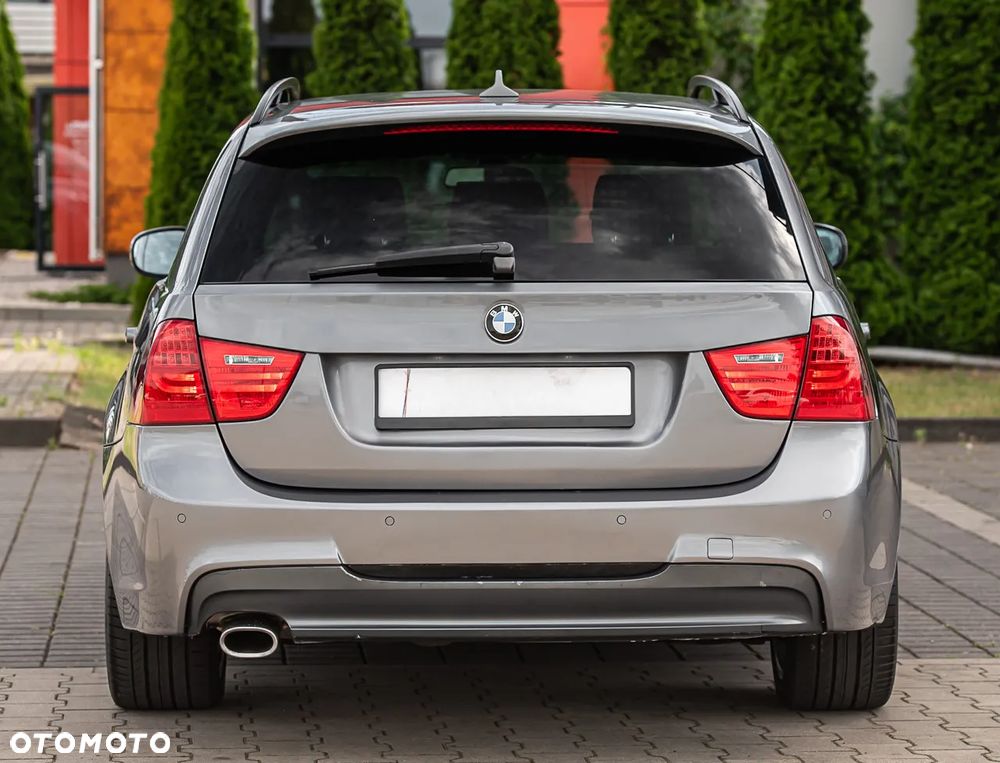 BMW Seria 3 320d xDrive DPF Touring - 11