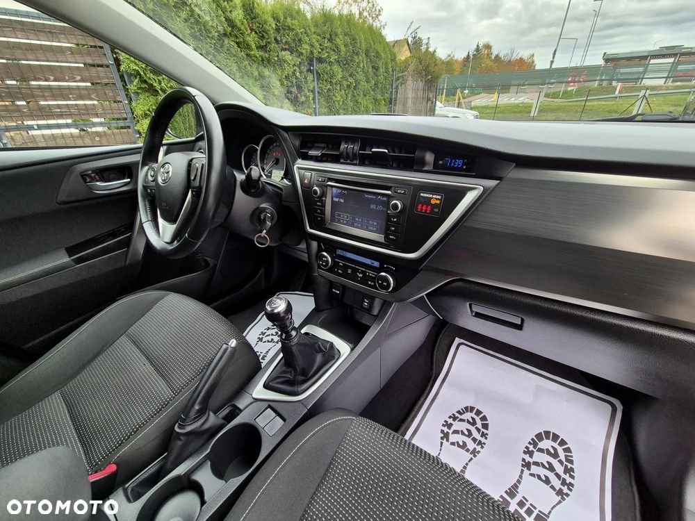 Toyota Auris 1.6 Premium Start - 30