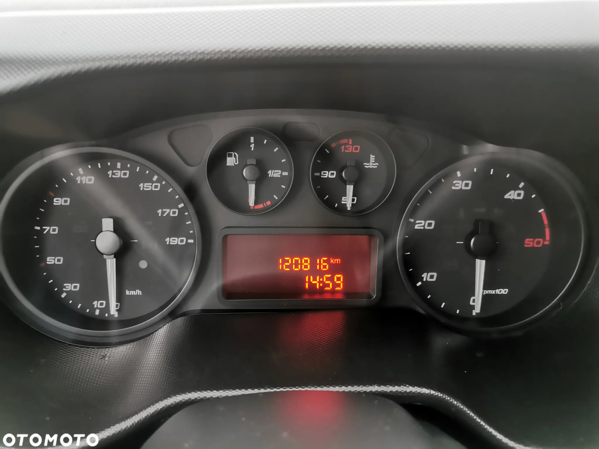 Iveco 3.0-150KM Daily 35C15 Kontener długi rama 35-150 kiper Klimatyzacja długi rozstaw - 13