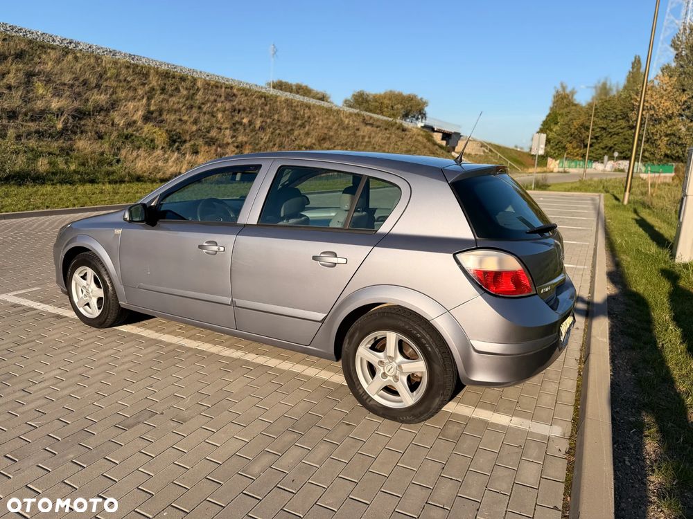 Opel Astra 1.8 Enjoy - 16