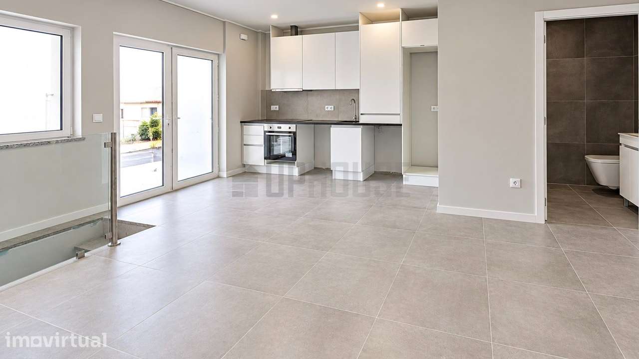 Apartamento T2+2 Remodelado em Gumirães - Grande imagem: 2/14