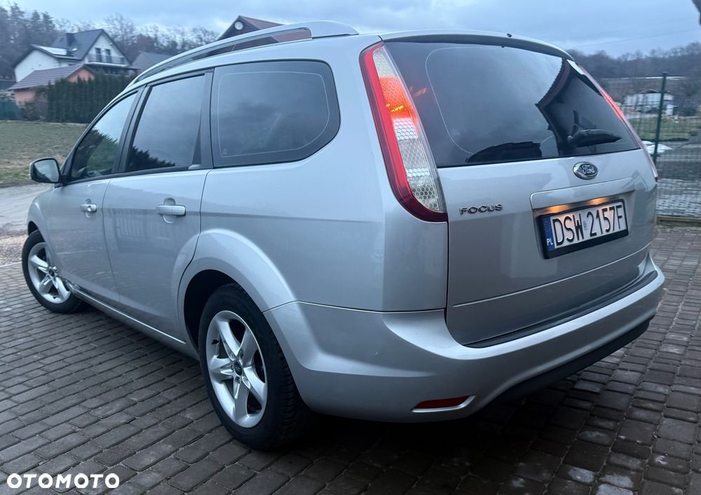 Ford Focus 1.6 16V Connection - 11