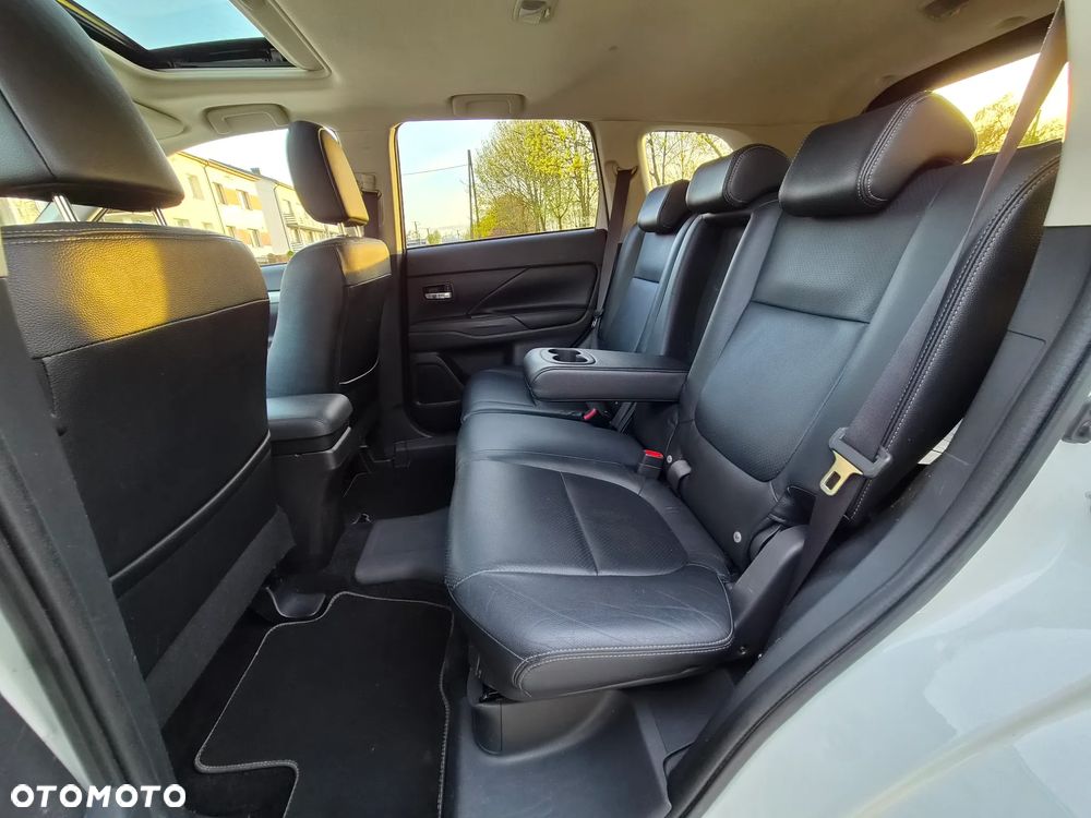 Mitsubishi Outlander - 26