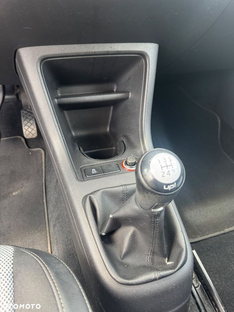 Volkswagen up! black - 18