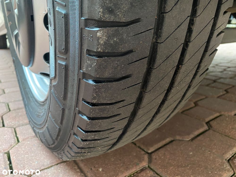 Renault Master L2 H2 warsztat mobilny zasilanie 230V - 40