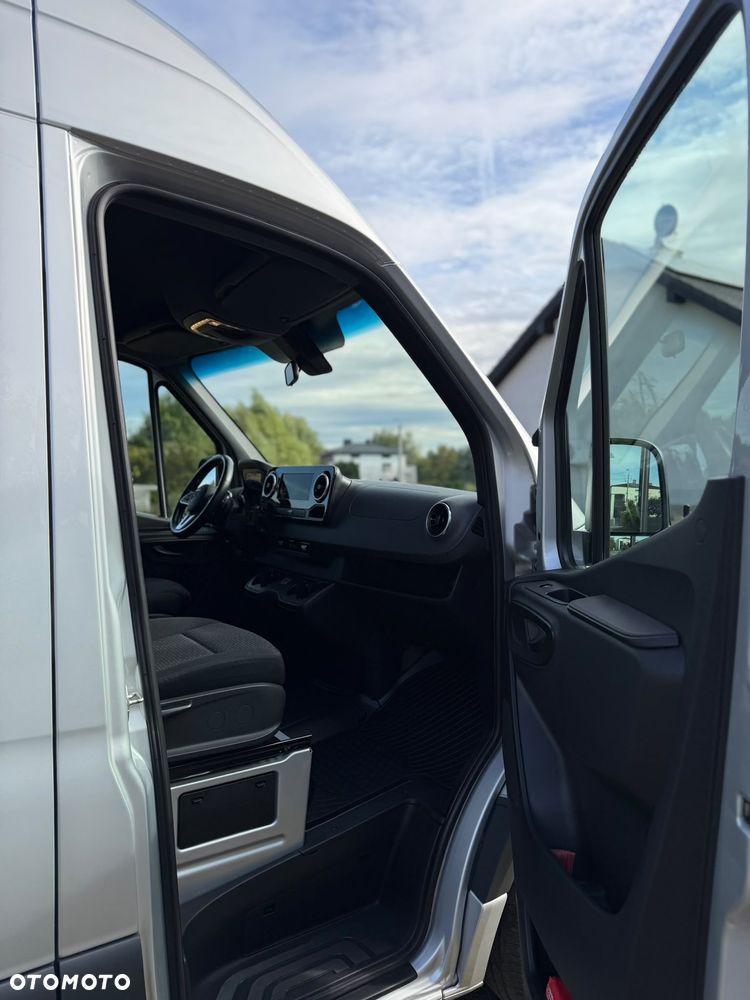 Mercedes-Benz Sprinter - 17